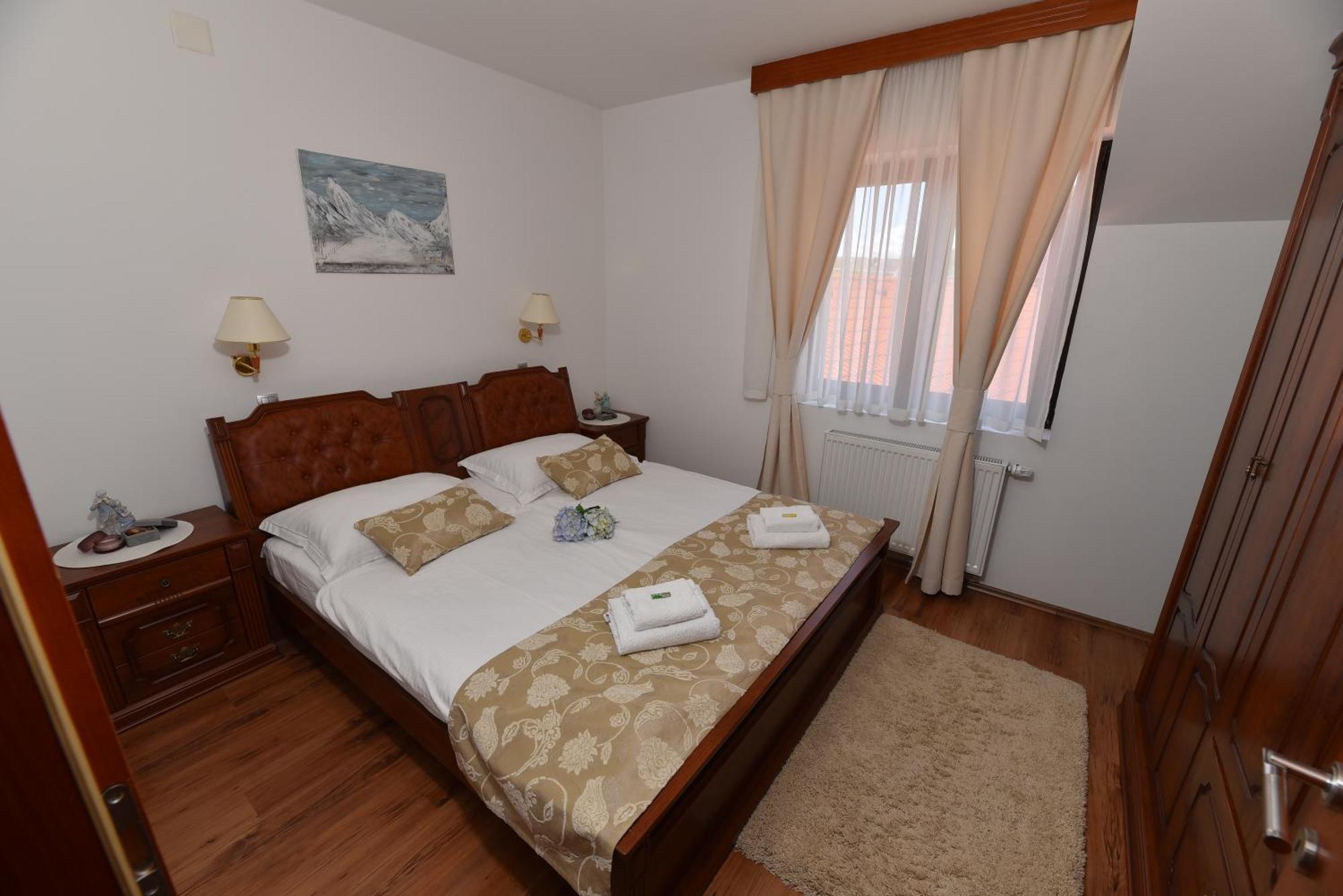 Apartmani Lucija Ludbreg ภายนอก รูปภาพ