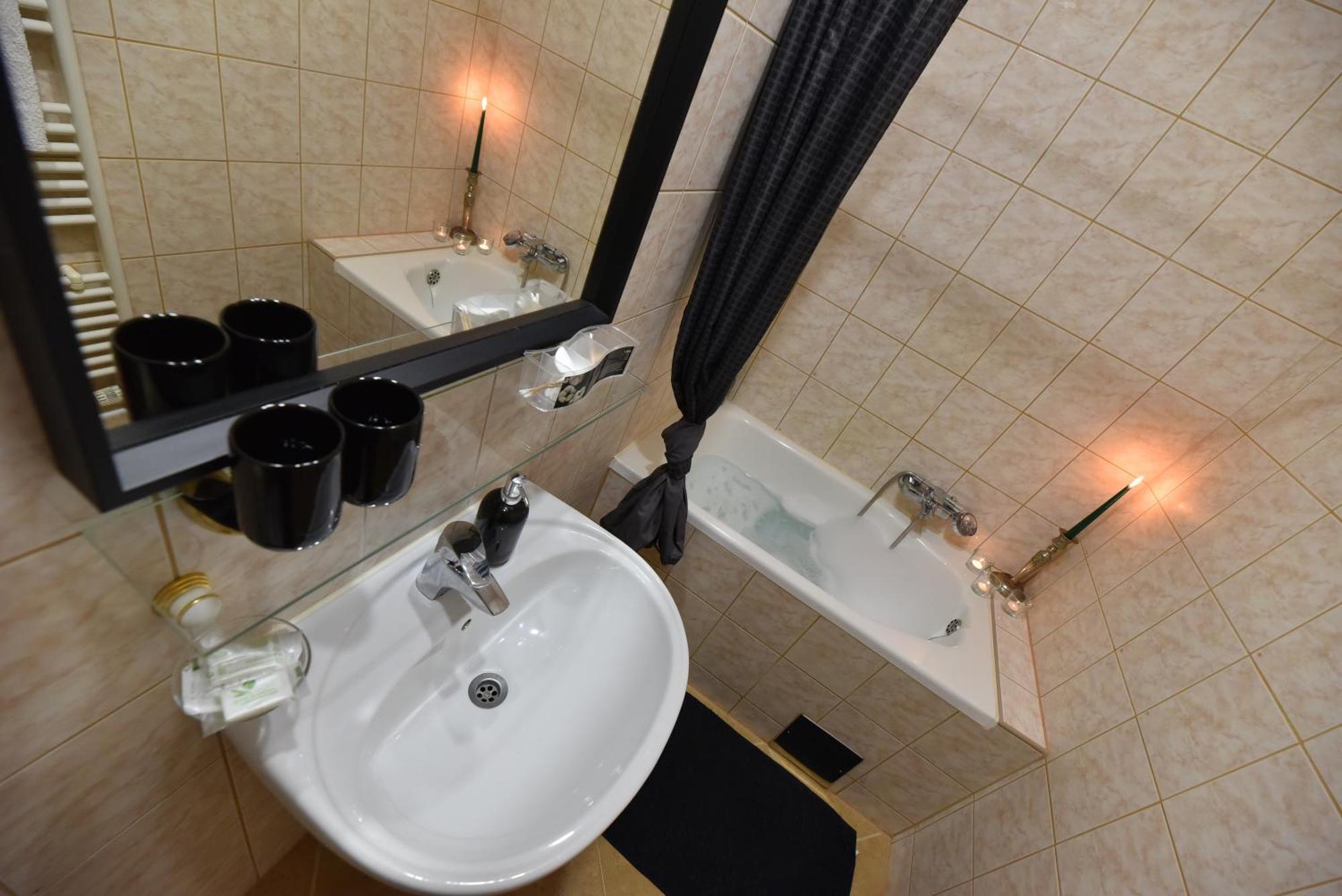 Apartmani Lucija Ludbreg ภายนอก รูปภาพ